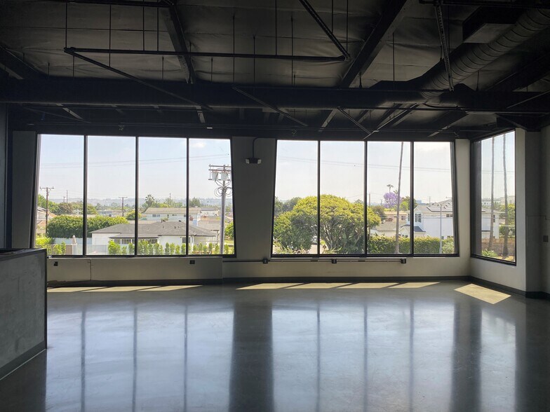 More Photos Of 5425 Grosvenor Blvd, Los Angeles Light Distribution For Lease