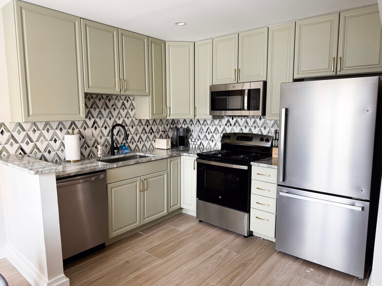 More Photos Of 2708 Reef Ct, Virginia Beach Apartments For Sale