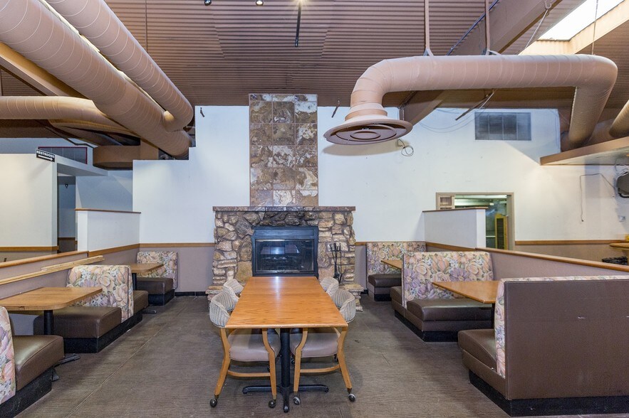 More Photos Of 10456 S Highway 69, Mayer Restaurant For Lease