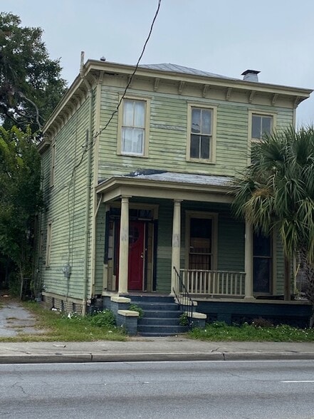 More Photos Of 8 W Victory Dr, Savannah Office Residential For Sale