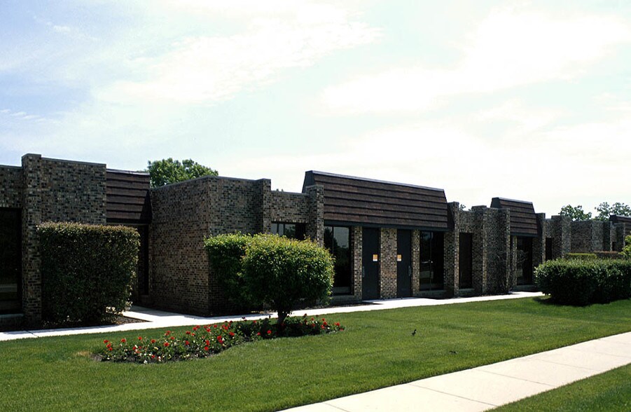 More Photos Of 333 Skokie Blvd, Northbrook Medical For Lease