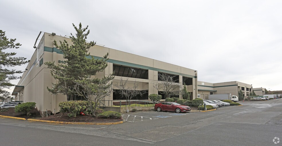 More Photos Of 510-550 Andover Park W, Tukwila Warehouse For Lease