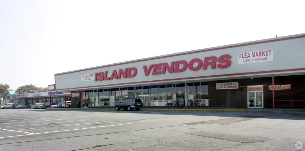 Primary Photo Of 3965 Long Beach Rd, Island Park General Retail For Lease