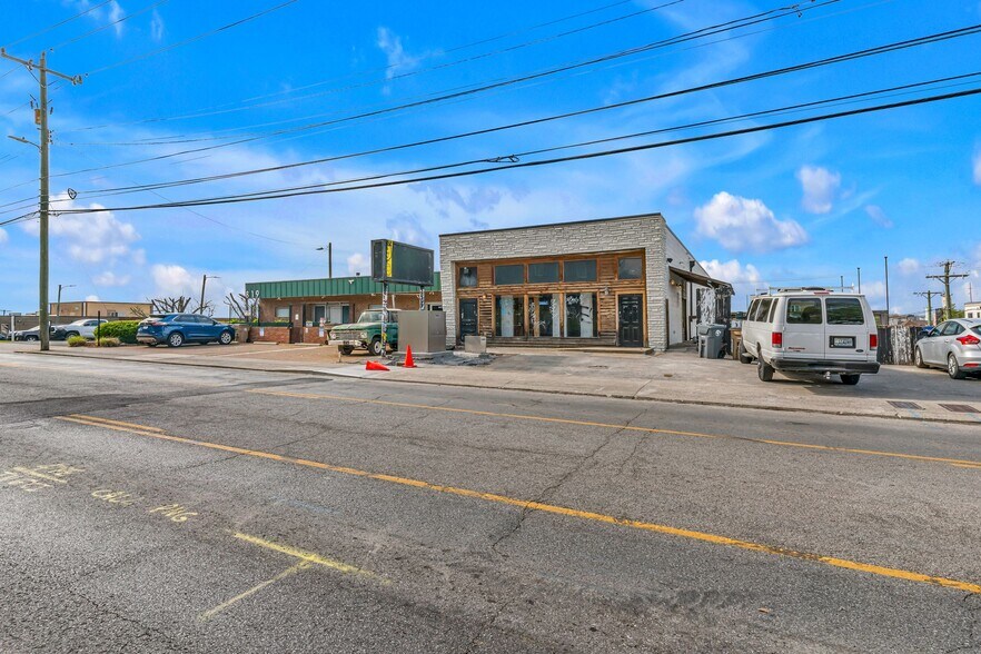 More Photos Of 823 Woodland St, Nashville Freestanding For Lease
