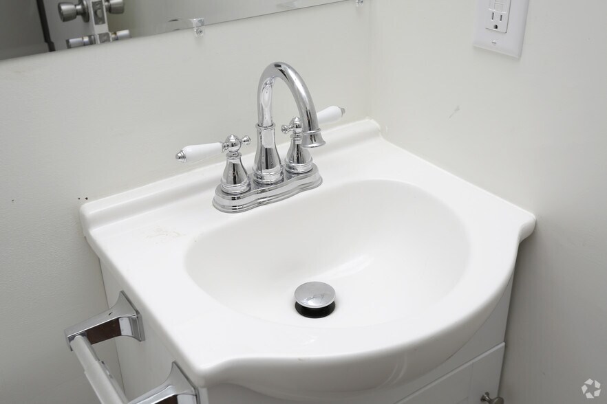 More Photos Of 30 Allen Ave, Asheville Apartments For Sale