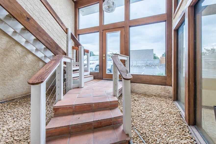 More Photos Of 415 Mountain Dr, Destin Storefront For Lease