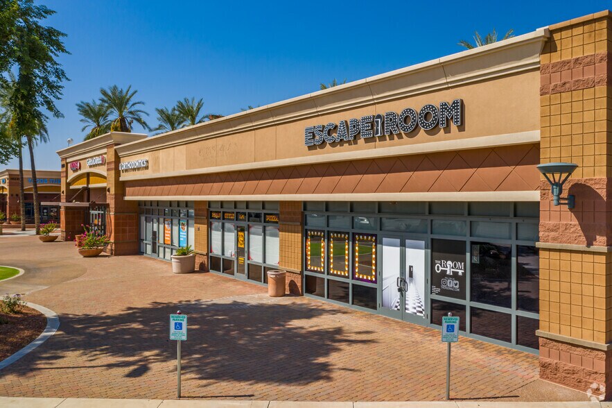 More Photos Of 10220 W McDowell Rd, Avondale Storefront For Lease