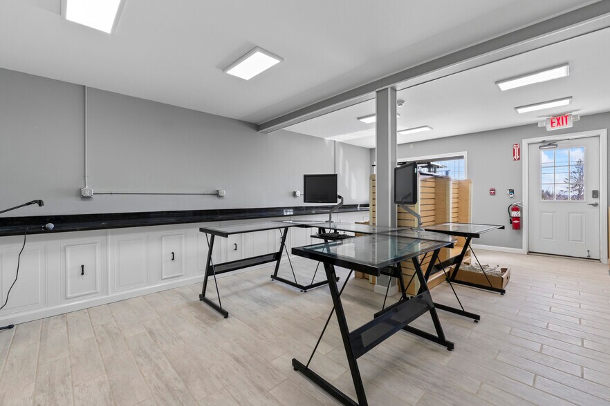 More Photos Of 357 W Main St, Searsport Freestanding For Sale