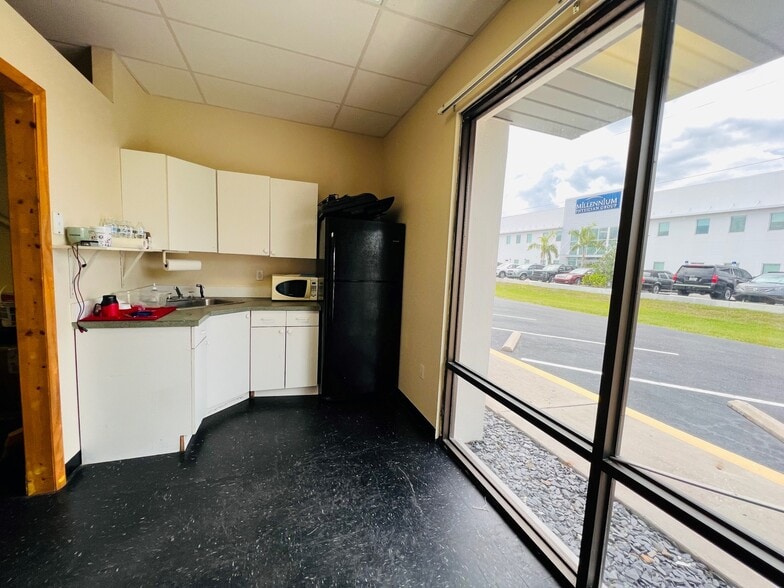 More Photos Of 21234 Olean Blvd, Port Charlotte Storefront Retail Office For Lease