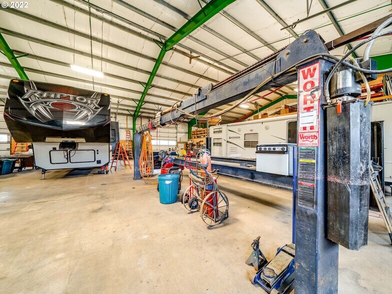 More Photos Of 4190 Highway 101 N, Tillamook Warehouse For Sale