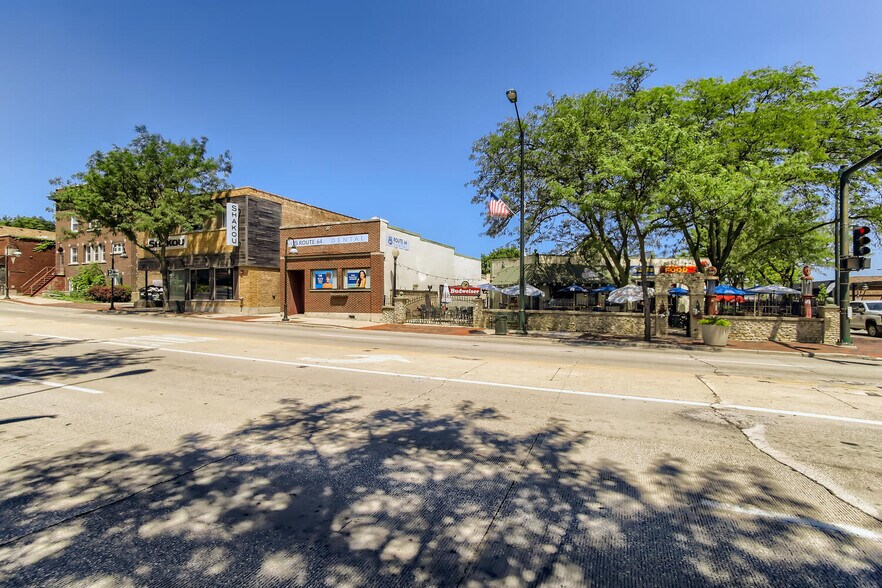 More Photos Of 312 W Main St, St Charles Restaurant For Lease