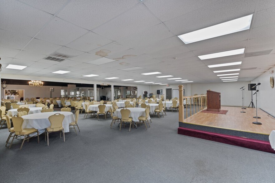 More Photos Of 161 Dawkins St, Aberdeen Showroom For Sale