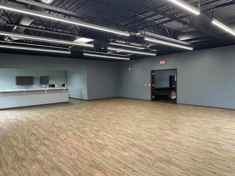 More Photos Of 2301 Jones Blvd, Coralville Medical For Lease