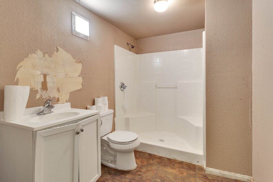 More Photos Of 75851 Baseline Rd, Twentynine Palms Warehouse For Sale