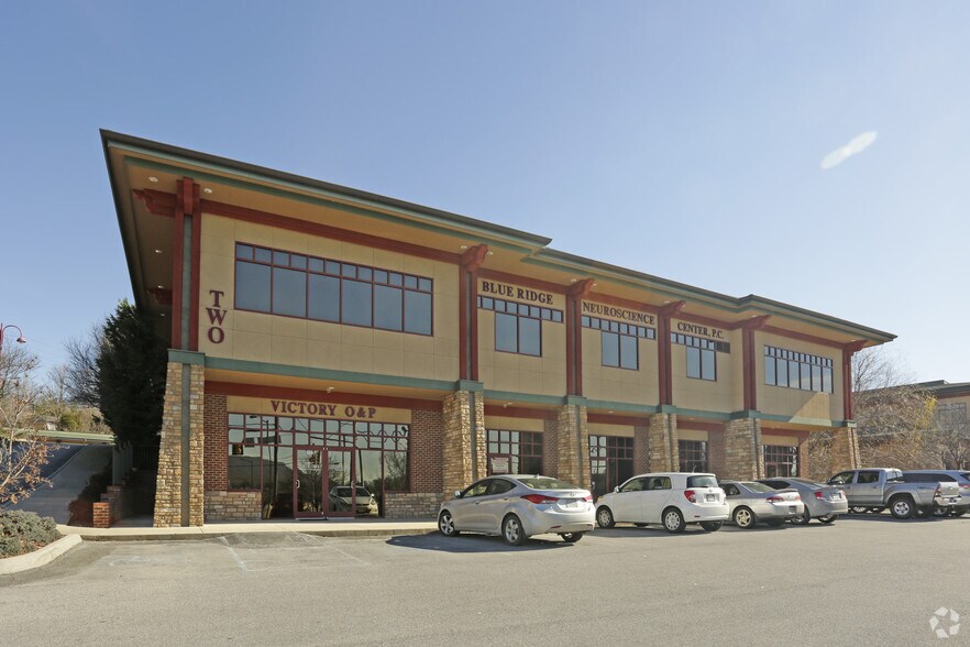 Primary Photo Of 2 Sheridan Sq, Kingsport Medical For Lease