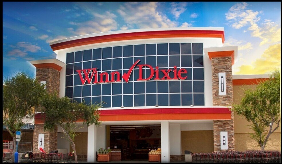 Primary Photo Of 727 W Noble Ave, Williston Supermarket For Lease