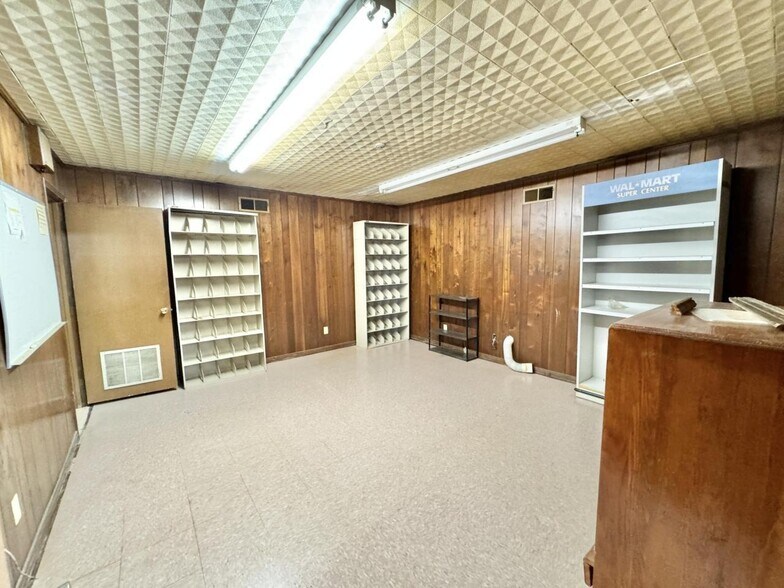 More Photos Of 803 9th St S, Columbus Warehouse For Lease