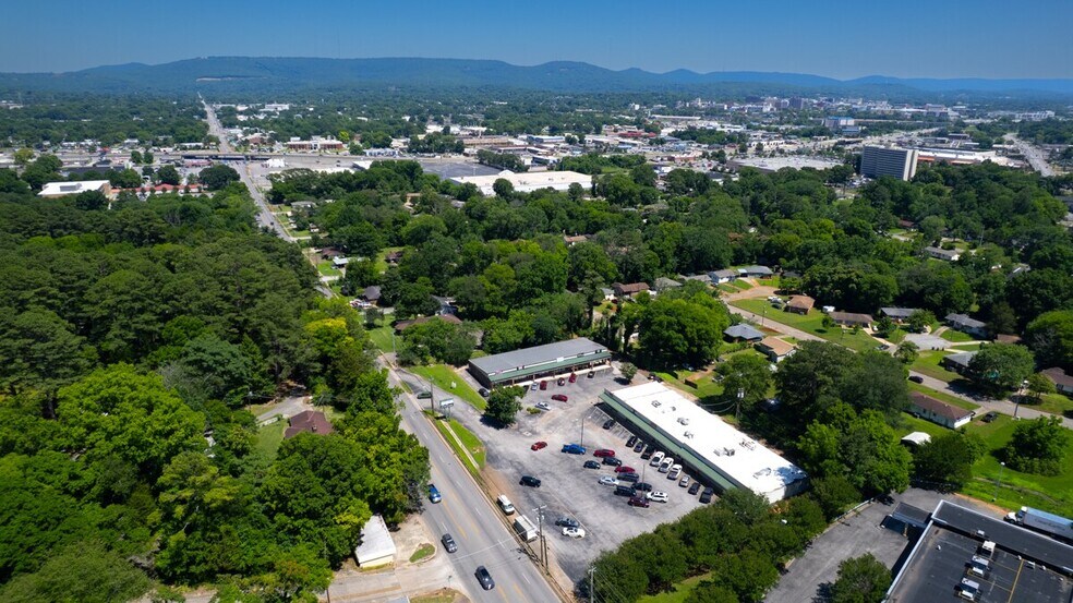 Primary Photo Of 2501 Oakwood Ave NW, Huntsville Unknown For Lease