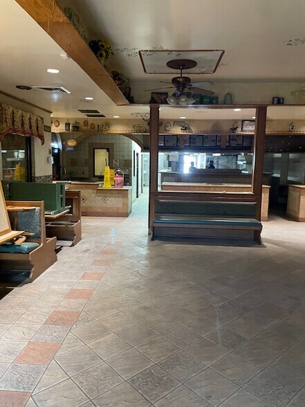 More Photos Of 5544 California Ave, Bakersfield Restaurant For Sale