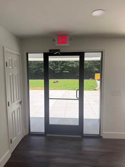 More Photos Of 2521 Reinhardt College Pky, Canton Office For Sale