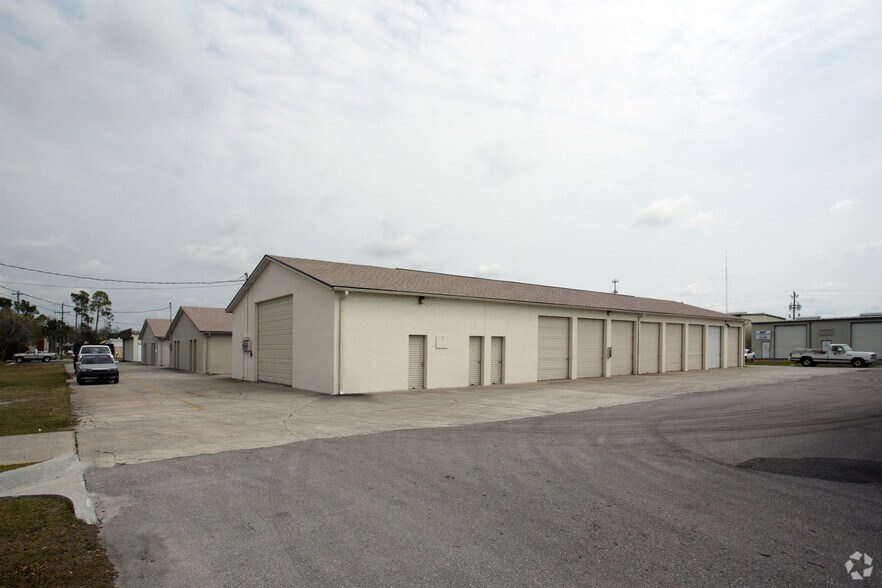 More Photos Of 2159 Andrea Ln, Fort Myers Light Distribution For Lease