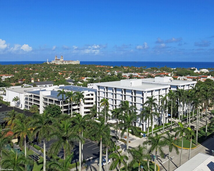 More Photos Of 251A Royal Palm Way, Palm Beach Parking Garage For Lease