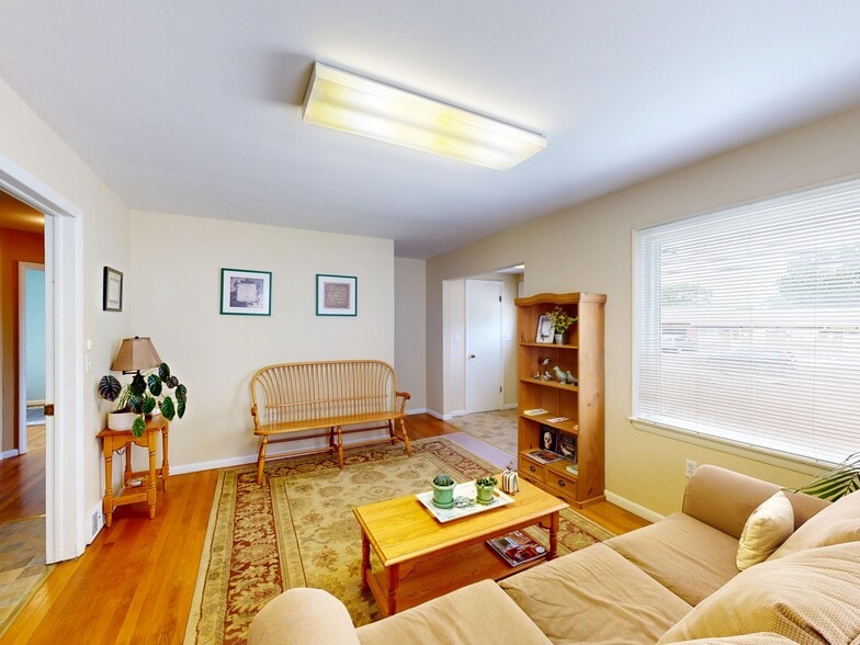More Photos Of 1213 W 38th St, Erie Office Residential For Sale