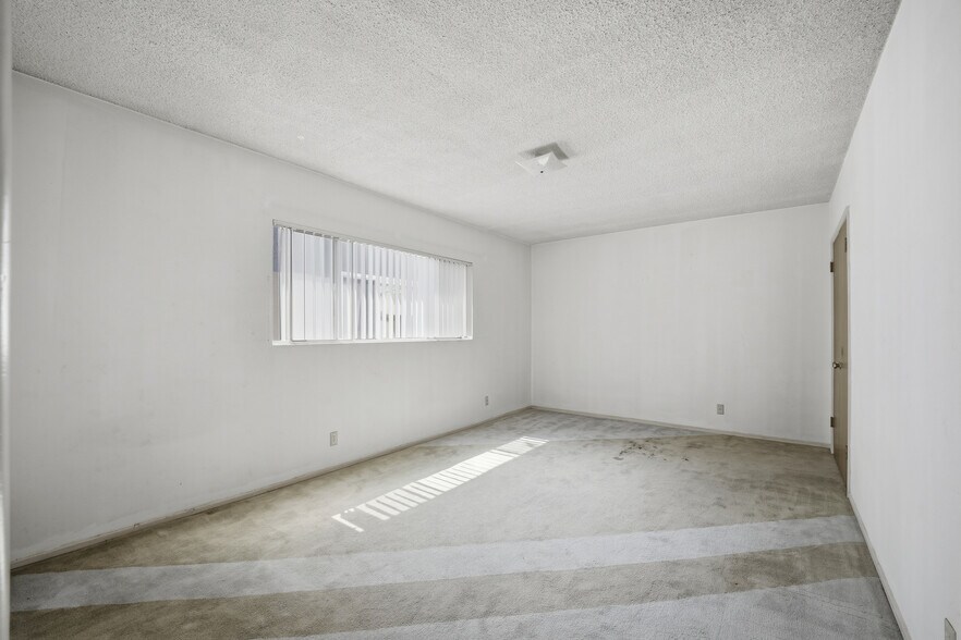More Photos Of 1631 Granville Ave, Los Angeles Apartments For Sale