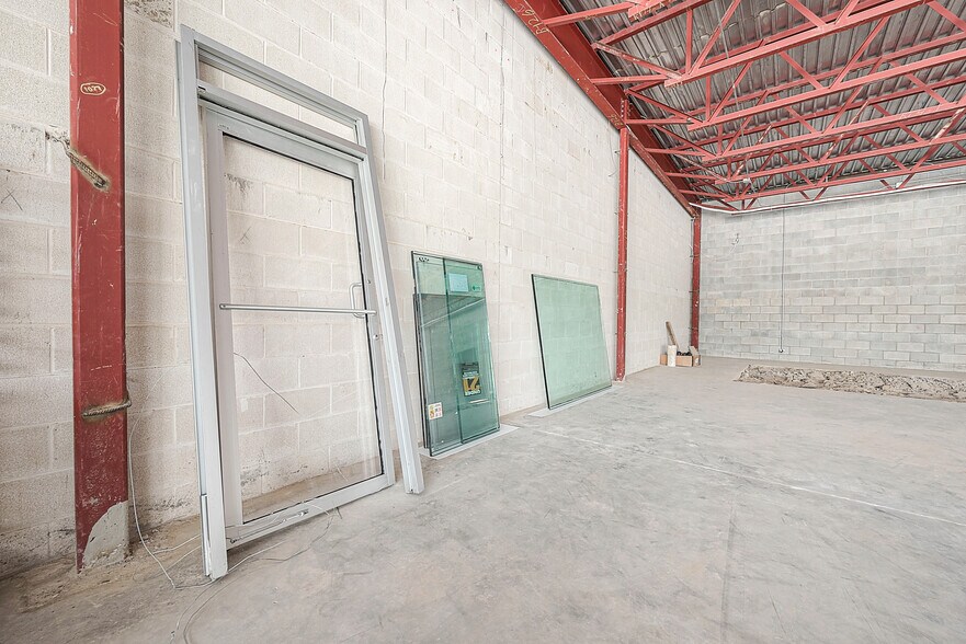 More Photos Of 7755 N Wayside Dr, Houston General Retail For Lease