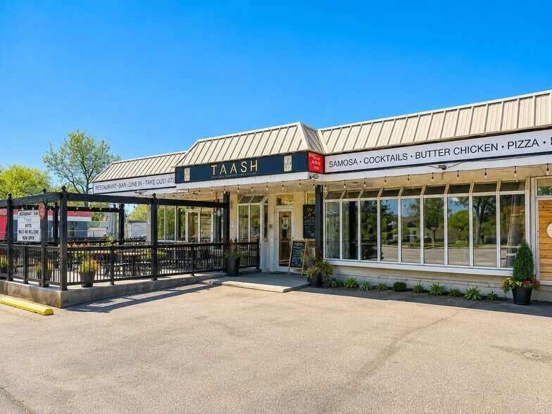 Primary Photo Of 547 Ontario St, St Catharines Restaurant For Lease