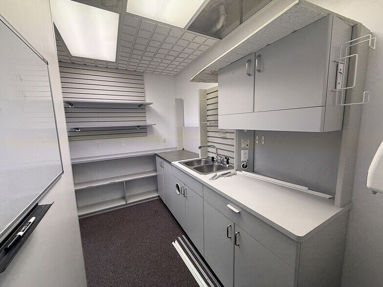More Photos Of 4906 N Holland Sylvania Rd, Sylvania Office For Lease