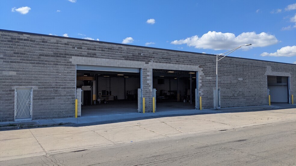 Primary Photo Of 4439 W Kinzie St, Chicago Warehouse For Lease
