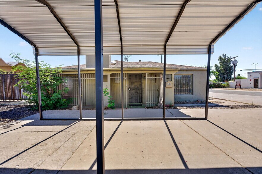 More Photos Of 4401 N 16th St, Phoenix Freestanding For Lease