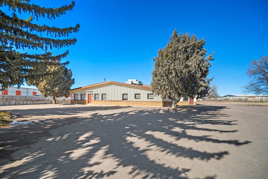 More Photos Of 5280 Edison Ave, Colorado Springs Veterinarian Kennel For Sale