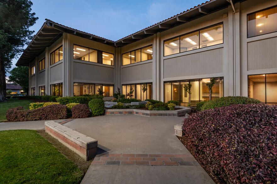 More Photos Of 3840 Rosin Ct, Sacramento Office For Lease