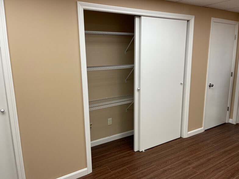 More Photos Of 120 Lavan St, Warwick Office For Lease
