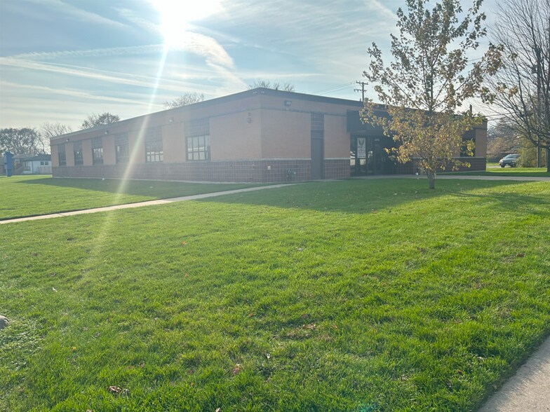 More Photos Of 14240 Dante Ave, Dolton Loft Creative Space For Lease