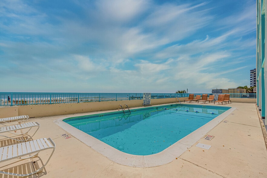 More Photos Of 1901 S Ocean Blvd, Myrtle Beach Hotel For Sale