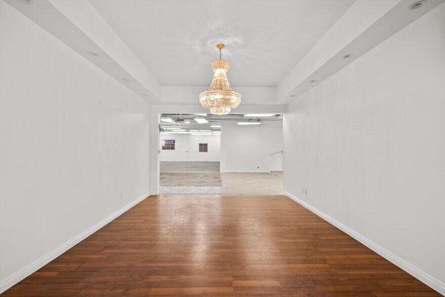 More Photos Of 7225 Fulton Ave, North Hollywood Warehouse For Sale