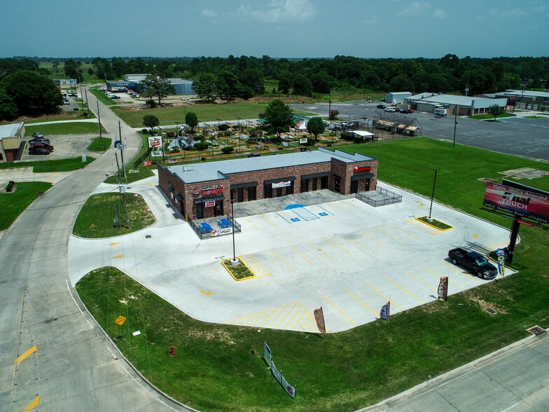 More Photos Of 5111 Common St, Lake Charles General Retail For Lease
