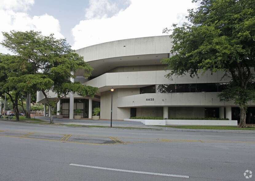 More Photos Of 6625 Miami Lakes Dr, Miami Lakes Loft Creative Space For Sale