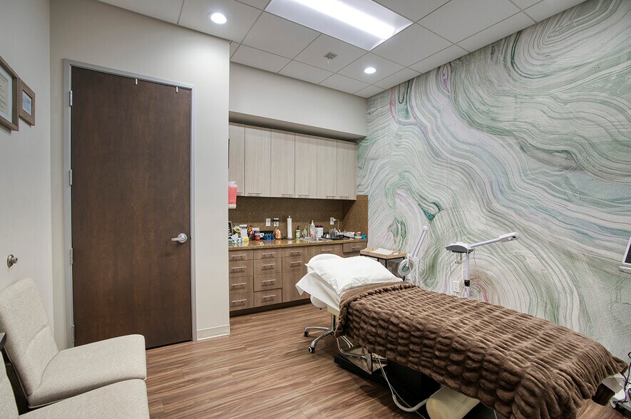 More Photos Of 11648 E Shea Blvd, Scottsdale Medical For Sale