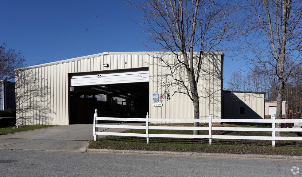 More Photos Of 2329 Joe Brown Dr, Greensboro Warehouse For Sale