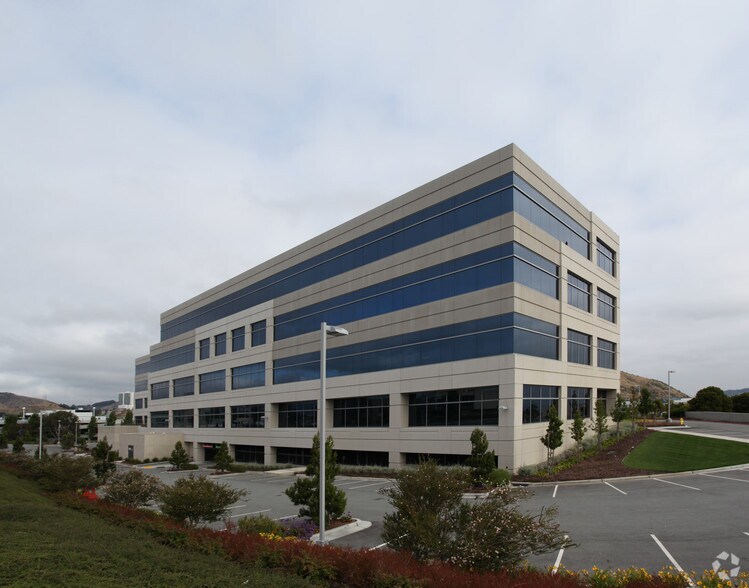 More Photos Of 333 Oyster Point Blvd, South San Francisco Office For Lease