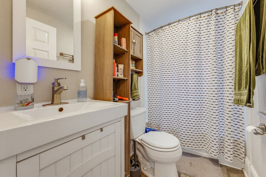 More Photos Of 2436 S Wentworth Ave, Milwaukee Apartments For Sale