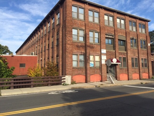 More Photos Of 26 Howley St, Peabody Service For Lease