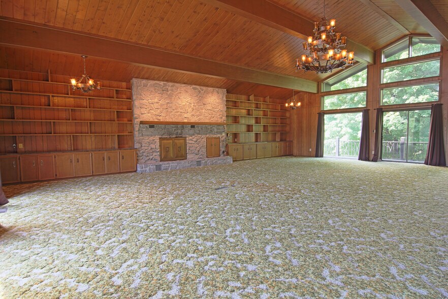 More Photos Of 33700 S 51 Hwy, Wagoner Hotel For Sale