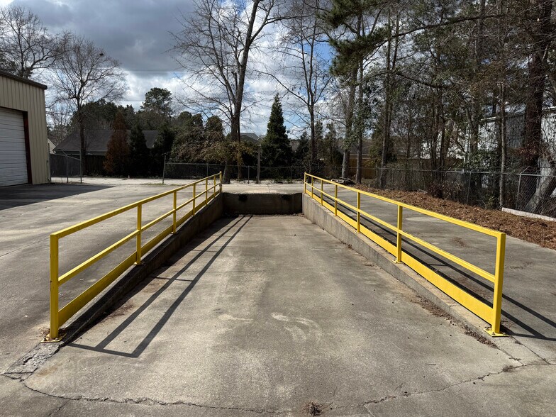 More Photos Of 9559 Hamburg Rd, Ladson Warehouse For Lease