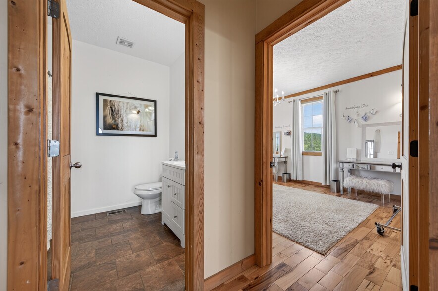 More Photos Of 639 Wagon Wheel Rd, Elk Creek Lodge Meeting Hall For Sale