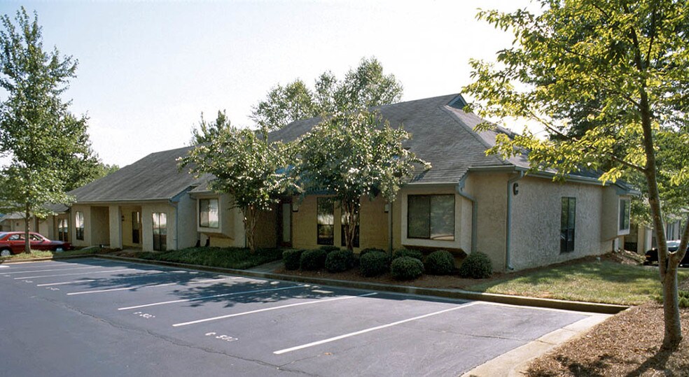 More Photos Of 875 Old Roswell Rd, Roswell Office For Sale